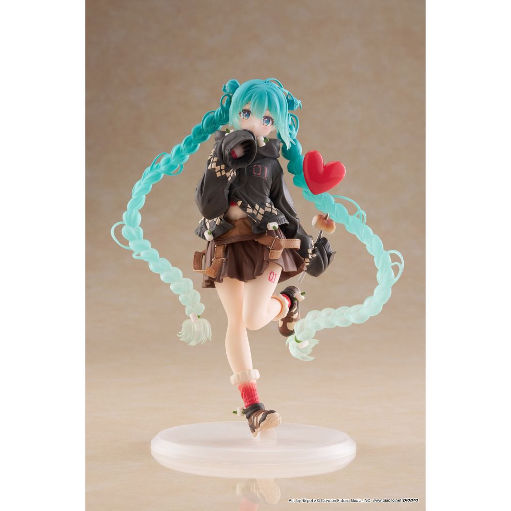 HATSUNE MIKU Fashion Figure Outdoor